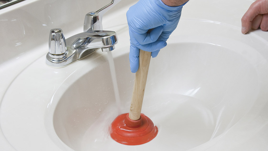 Cómo sustituir el desagüe de un lavabo - Bricomanía 