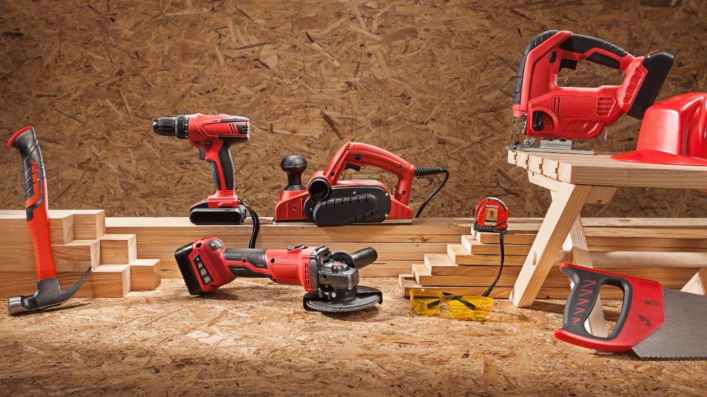 5 herramientas esenciales para un taller de carpintería