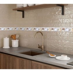 Cenefa cerámica para muro marca Tiles 2000 8x25 cm  Cenefa cerámica para muro marca Tiles 2000 8x25 cm